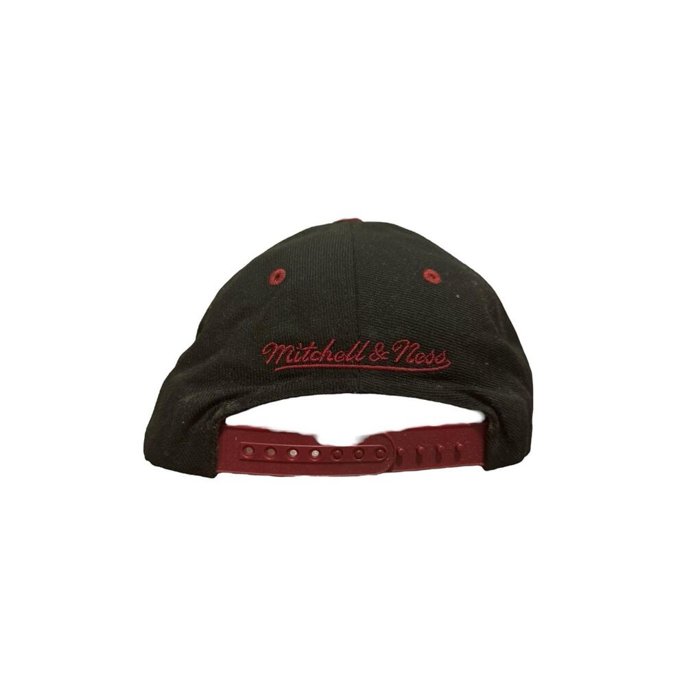 Mitchell And Ness NBA Cleveland Cavaliers Embroidered Snapback Hat Cap Black - Picture 4 of 9
